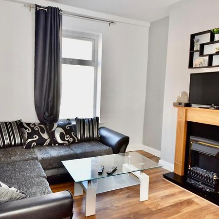 Come On In Lucas Street Newport Train Station Sleep Upto 8 빌라 외부 사진