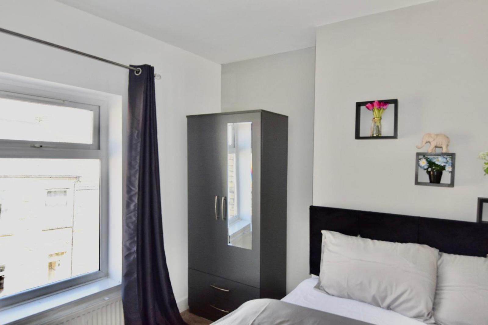 Come On In Lucas Street Newport Train Station Sleep Upto 8 빌라 외부 사진