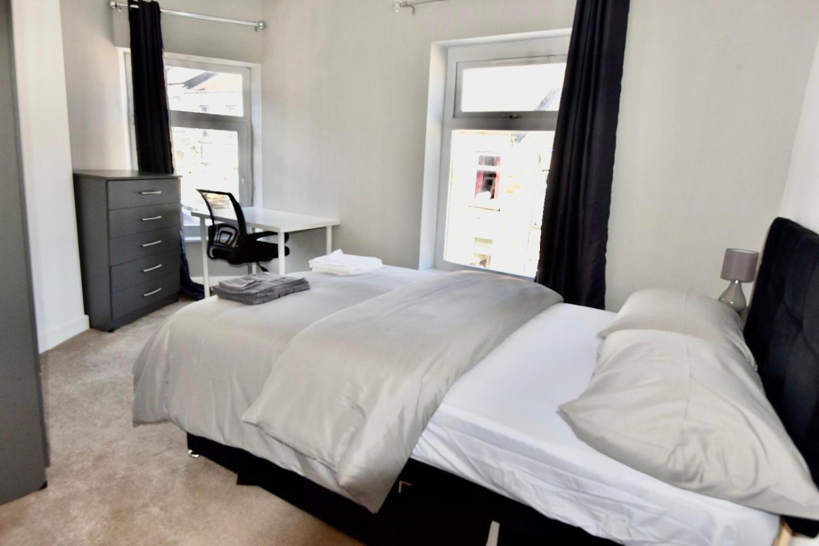Come On In Lucas Street Newport Train Station Sleep Upto 8 빌라 객실 사진