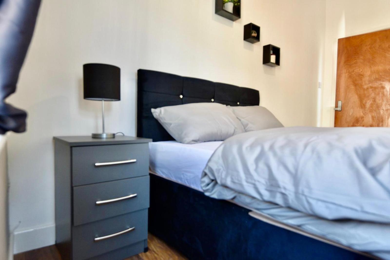 Come On In Lucas Street Newport Train Station Sleep Upto 8 빌라 객실 사진
