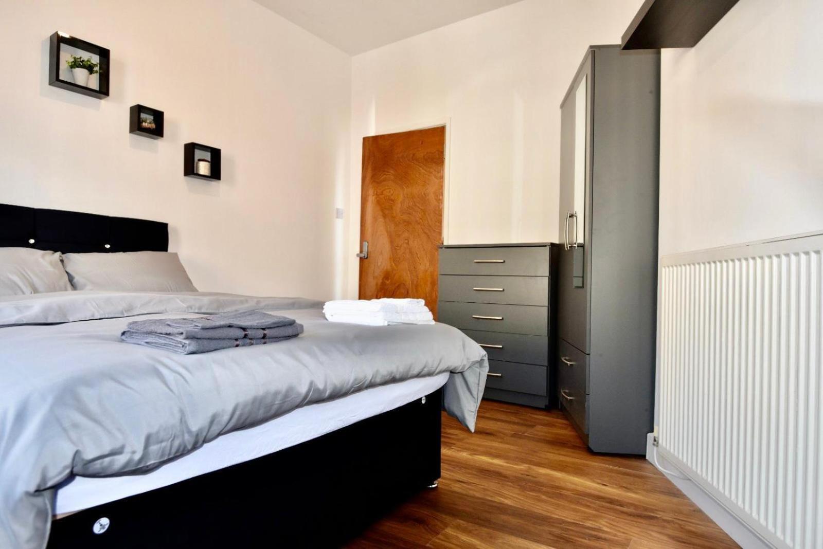 Come On In Lucas Street Newport Train Station Sleep Upto 8 빌라 객실 사진